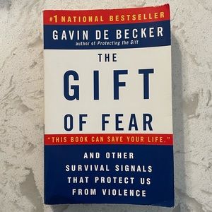 The Gift of Fear by Gavin De Becker - Paperback Book